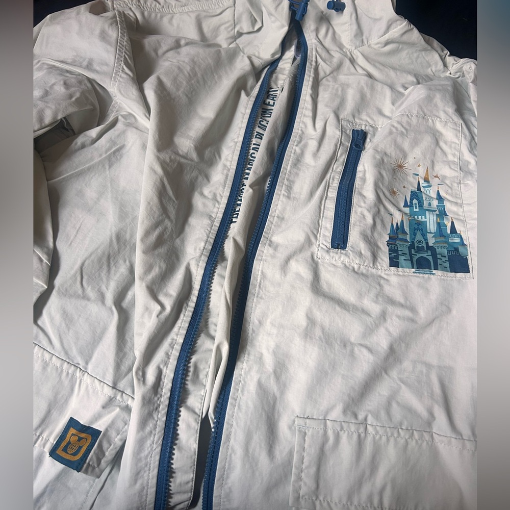Walt Disney World, windbreaker or rain jacket